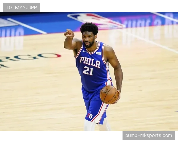 恩比德昨儿穿的竟然像去派对，不像打球的样子啊！